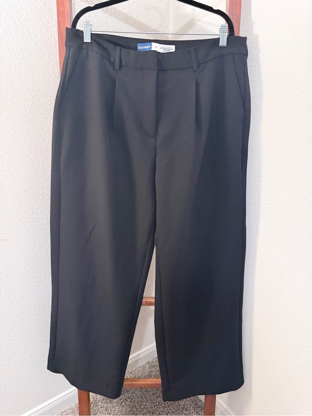 Old Navy Taylor Wide Leg Extra High Rise Adjustable Waist Trousers in Blackjack